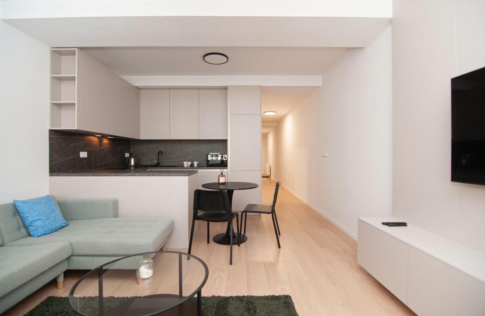Beautiful Apartment In The City Center Братислава Экстерьер фото